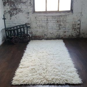 BRAND NEW 5x7 NATURAL FLOKATI RUG | SOFT 3" WOOL PILE | OFF WHITE AREA RUG